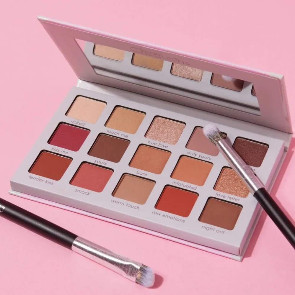 Beauty Creations Cosmetics  Irresistible Eyeshadow Palette